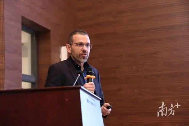 英国萨塞克斯大学、浙江中医药大学 Georgios Giamas教授分享学术报告。 图片