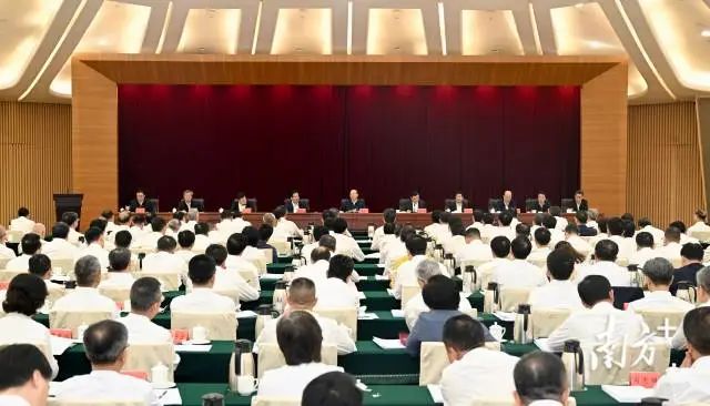 5月9日上午,省委农村工作会议暨深入实施“百县千镇万村高质量发展工程”推进会在广州召开。南方+记者 王辉 李细华 摄 图片